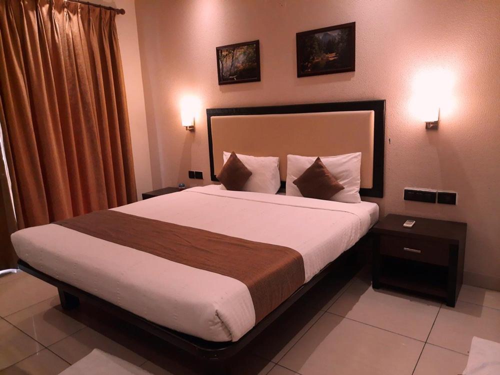 Hotel Nagarjuna Suites Бангалор Экстерьер фото