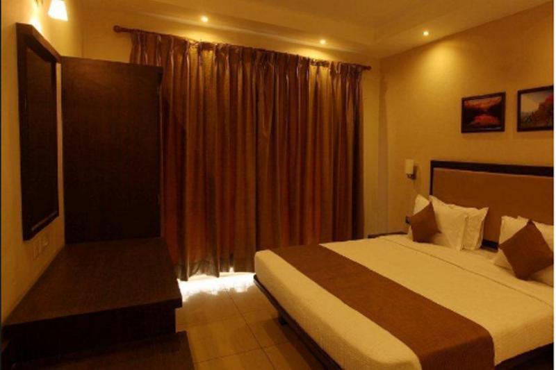 Hotel Nagarjuna Suites Бангалор Экстерьер фото